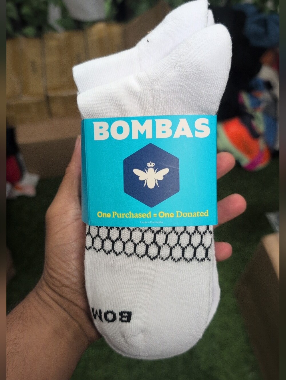 Bombas White Crew Socks Black Honeycomb Accent - Men Size 9.5-13/ W 11-13 4pk